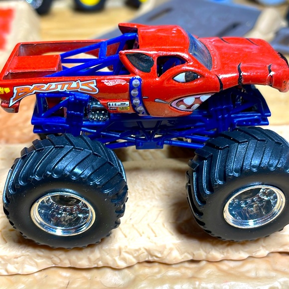 Brutus - Picture 3 of 3